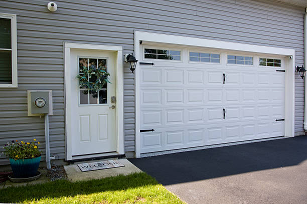 24/7 Emergency Garage Door Roller Replacement experts in New Ellenton, SC